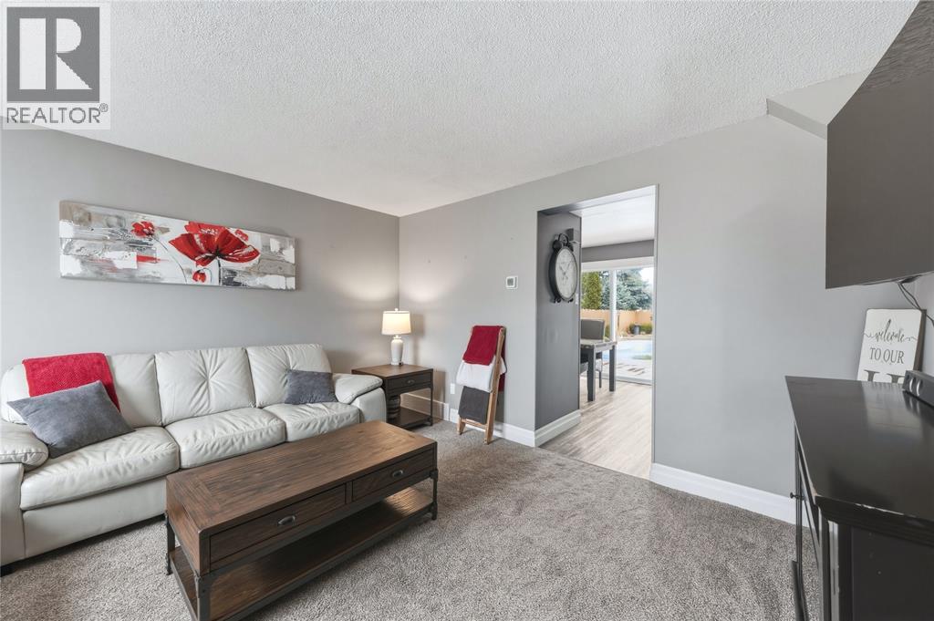 1103 Cardiff Court, Sarnia, Ontario  N7S 4B6 - Photo 17 - 26005674