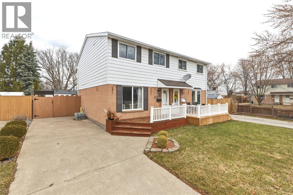 1103 Cardiff Court, Sarnia, Ontario  N7S 4B6 - Photo 2 - 26005674