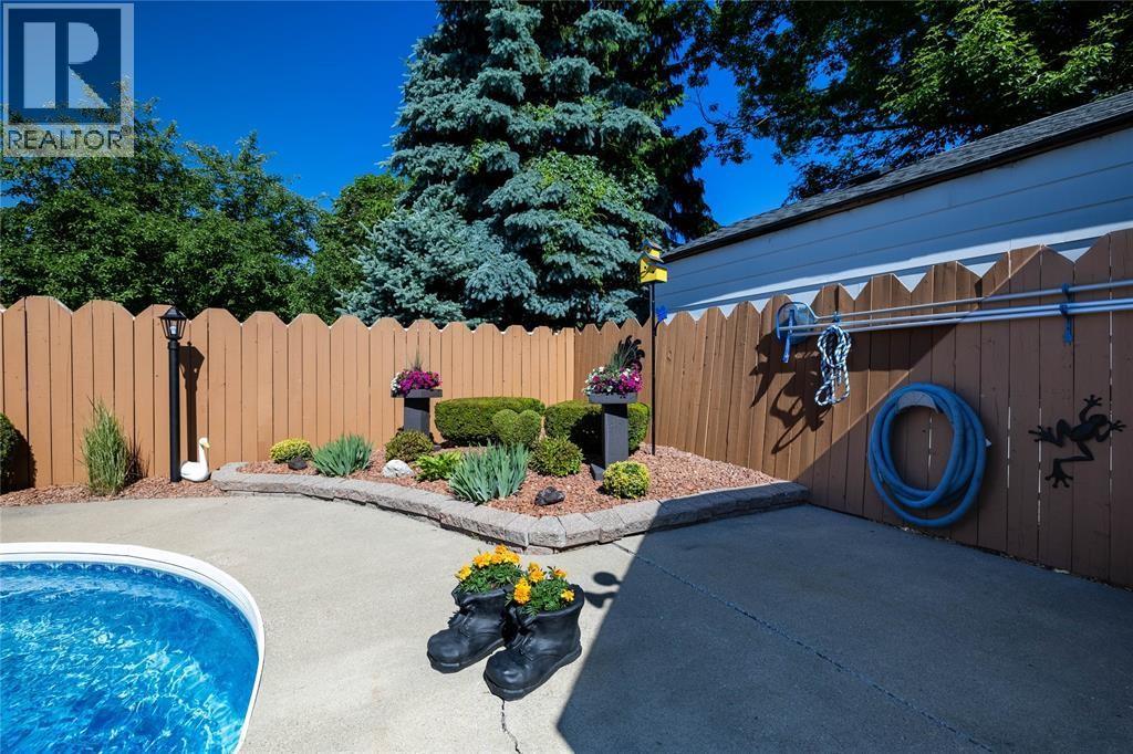 1103 Cardiff Court, Sarnia, Ontario  N7S 4B6 - Photo 12 - 26005674