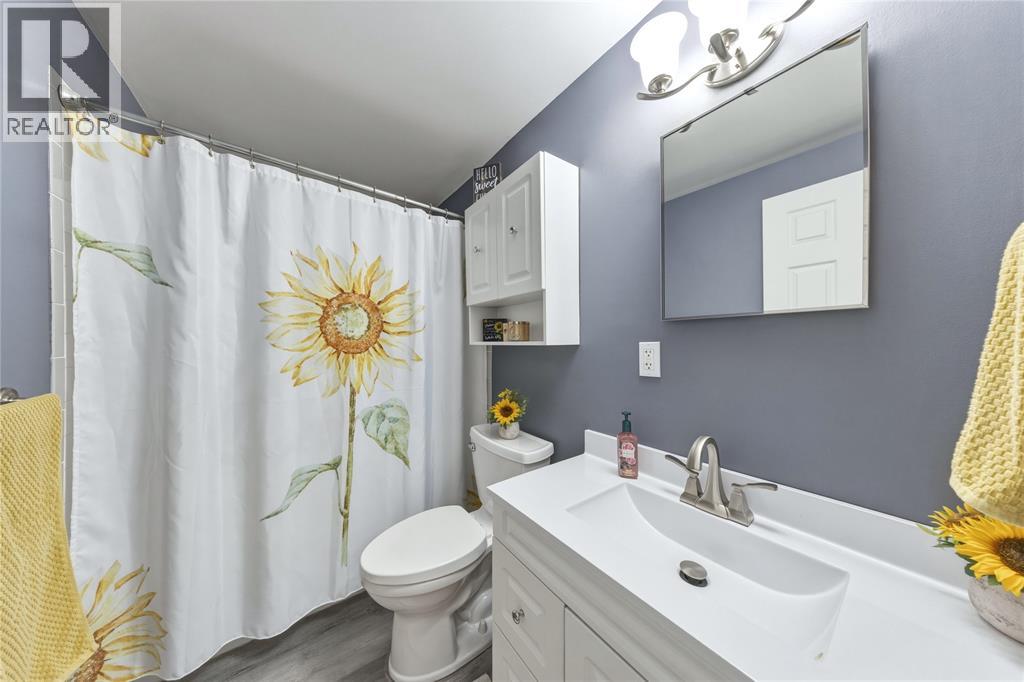 1103 Cardiff Court, Sarnia, Ontario  N7S 4B6 - Photo 22 - 26005674