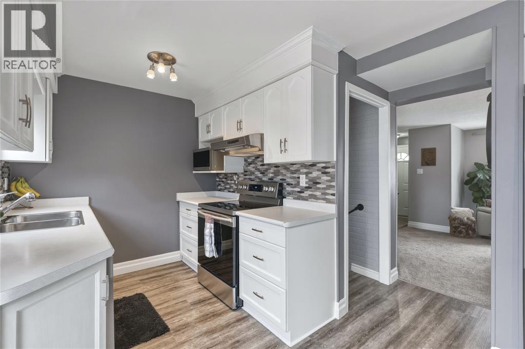 1103 Cardiff Court, Sarnia, Ontario  N7S 4B6 - Photo 26 - 26005674