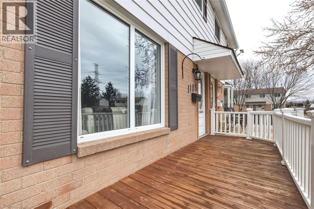 1103 Cardiff Court, Sarnia, Ontario  N7S 4B6 - Photo 4 - 26005674