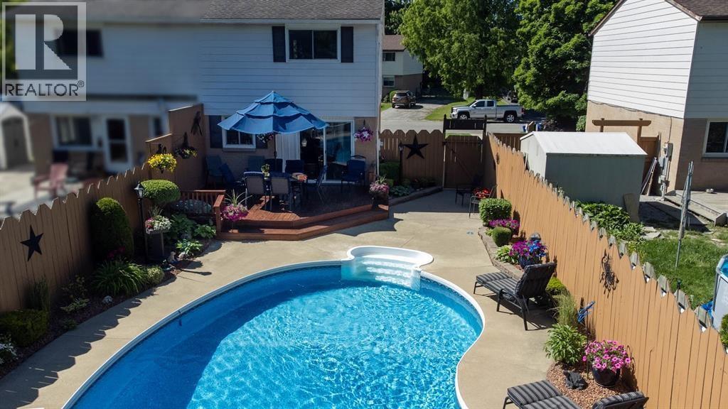 1103 Cardiff Court, Sarnia, Ontario  N7S 4B6 - Photo 15 - 26005674