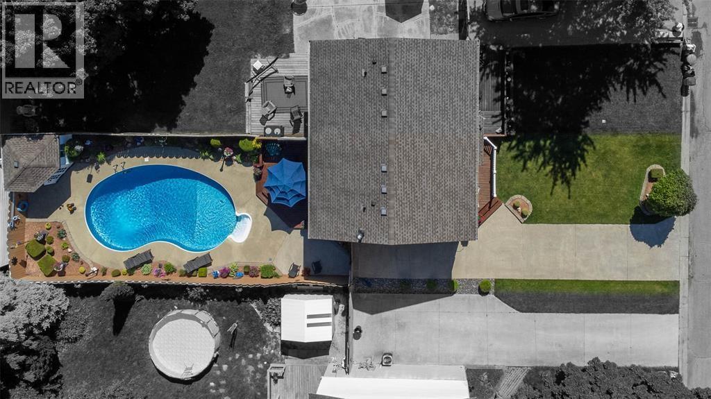 1103 Cardiff Court, Sarnia, Ontario  N7S 4B6 - Photo 34 - 26005674