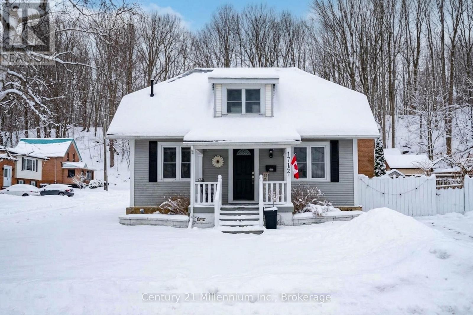 1712 5th Avenue W, Owen Sound, Ontario  N4K 5B8 - Photo 2 - X12897294