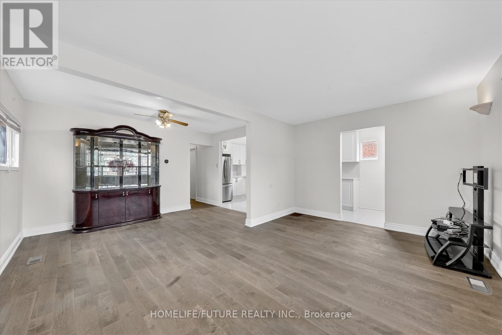 Main - 229 Flora Drive, Toronto, Ontario  M1P 1B2 - Photo 9 - E12882776