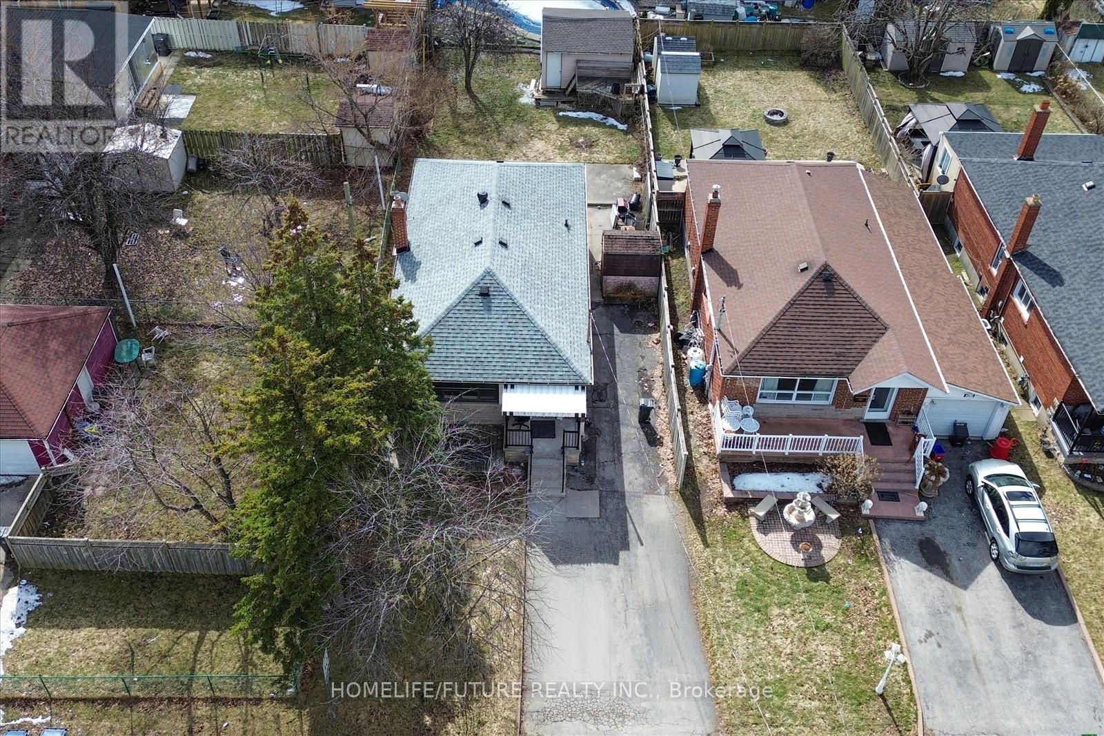 Main - 229 Flora Drive, Toronto, Ontario  M1P 1B2 - Photo 2 - E12882776