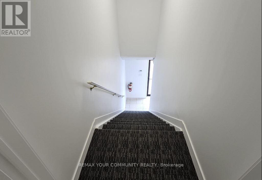 2b - 1 Marconi Court, Caledon, Ontario  L7E 1E4 - Photo 5 - W12803190