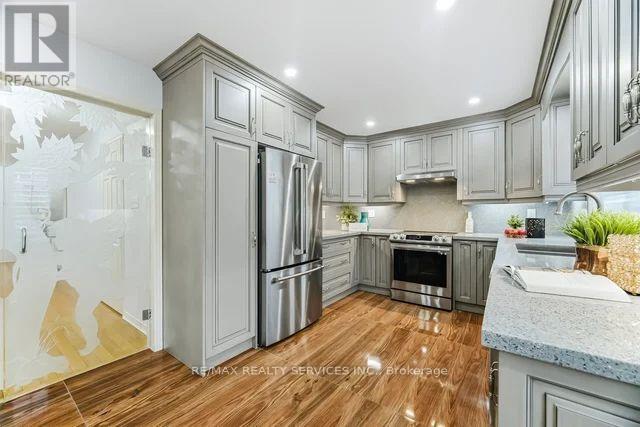 103 Starhill Crescent, Brampton, Ontario  L6R 2P8 - Photo 10 - W12897226