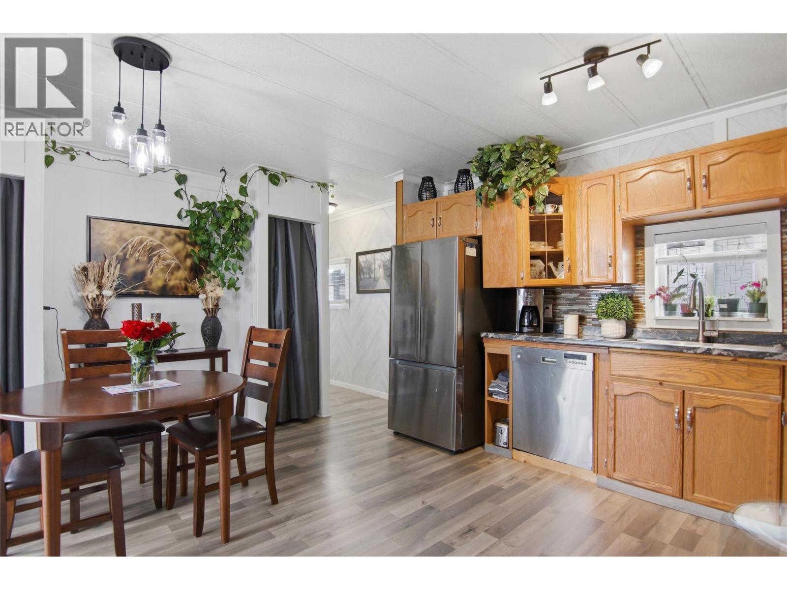 4796 Trans Canada  W Highway Unit# 7, Kamloops, British Columbia  V1S 2A8 - Photo 4 - 10379776