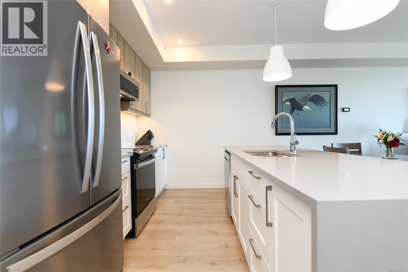 302 536 Island Hwy, Campbell River, British Columbia  V9W 1A5 - Photo 11 - 1029295