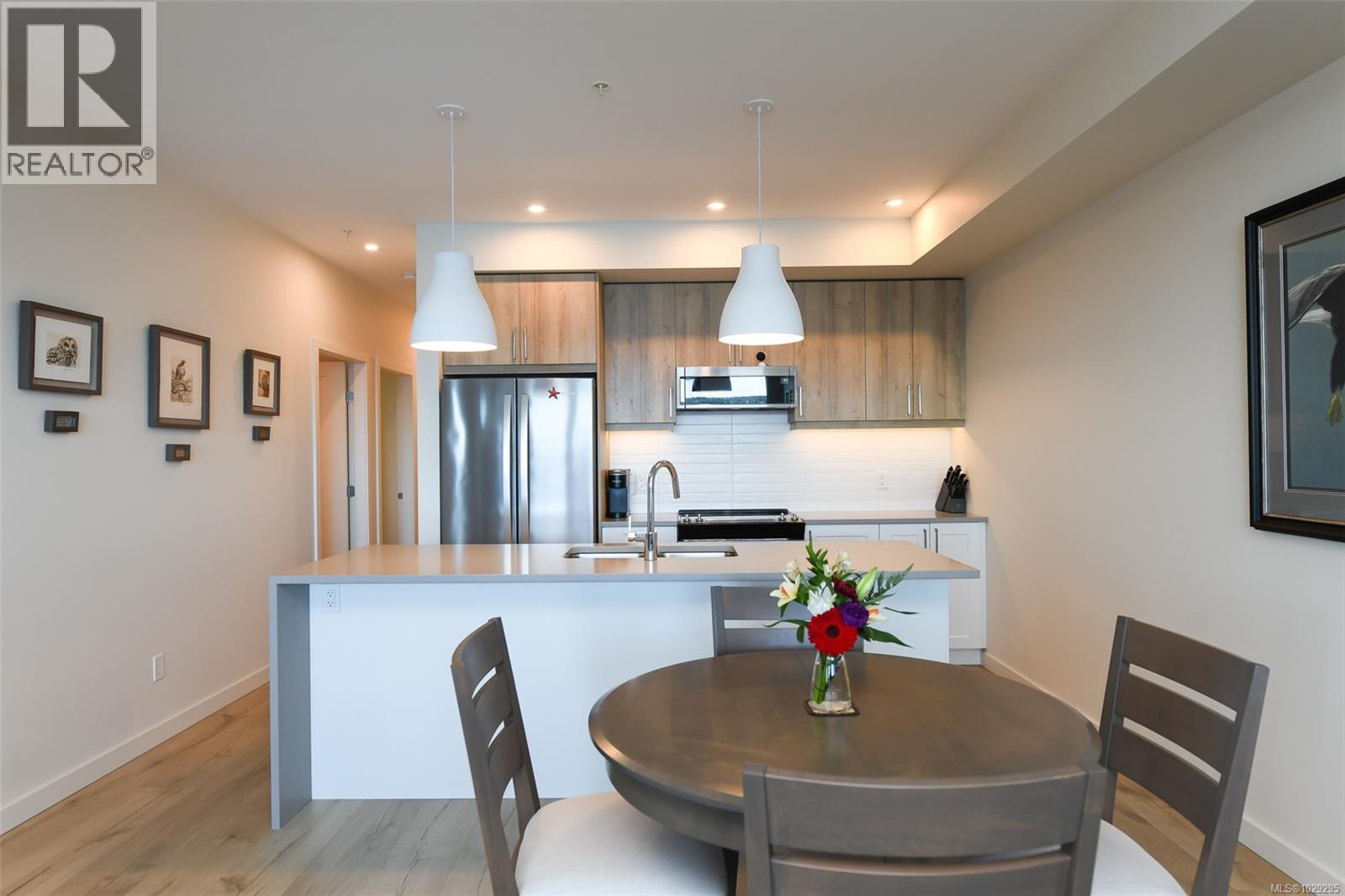 302 536 Island Hwy, Campbell River, British Columbia  V9W 1A5 - Photo 13 - 1029295