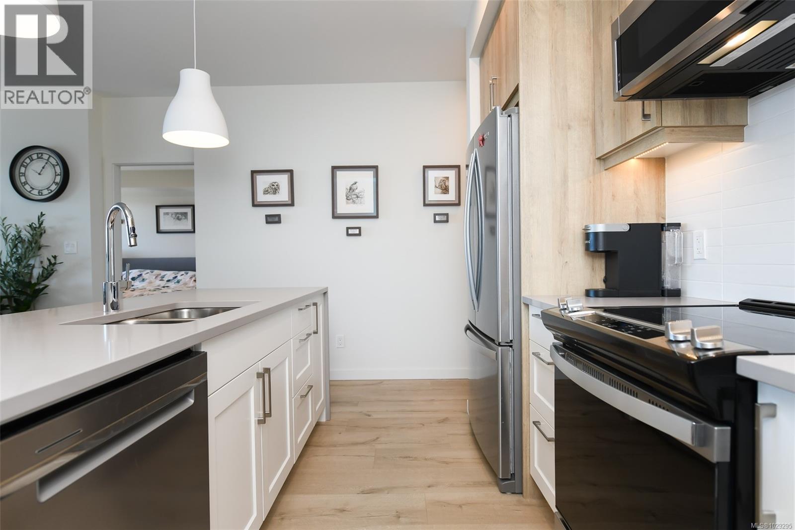 302 536 Island Hwy, Campbell River, British Columbia  V9W 1A5 - Photo 12 - 1029295