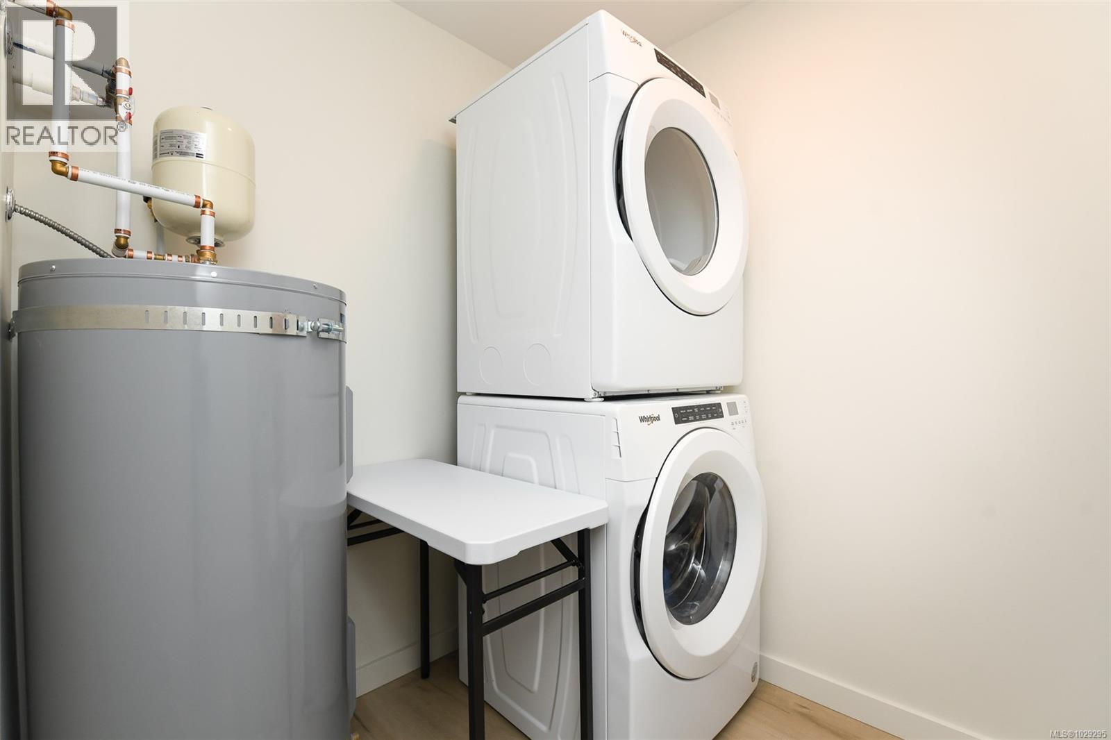 302 536 Island Hwy, Campbell River, British Columbia  V9W 1A5 - Photo 24 - 1029295