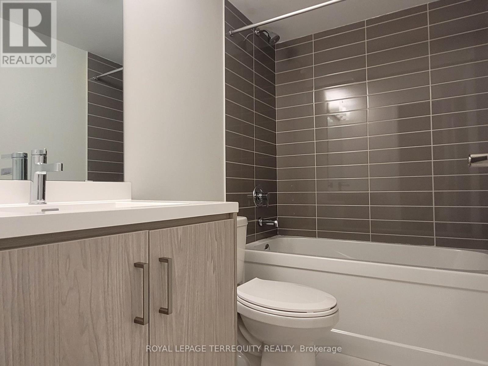 33 - 21 Honeycrisp Crescent, Vaughan, Ontario  L4K 0N6 - Photo 12 - N12897306