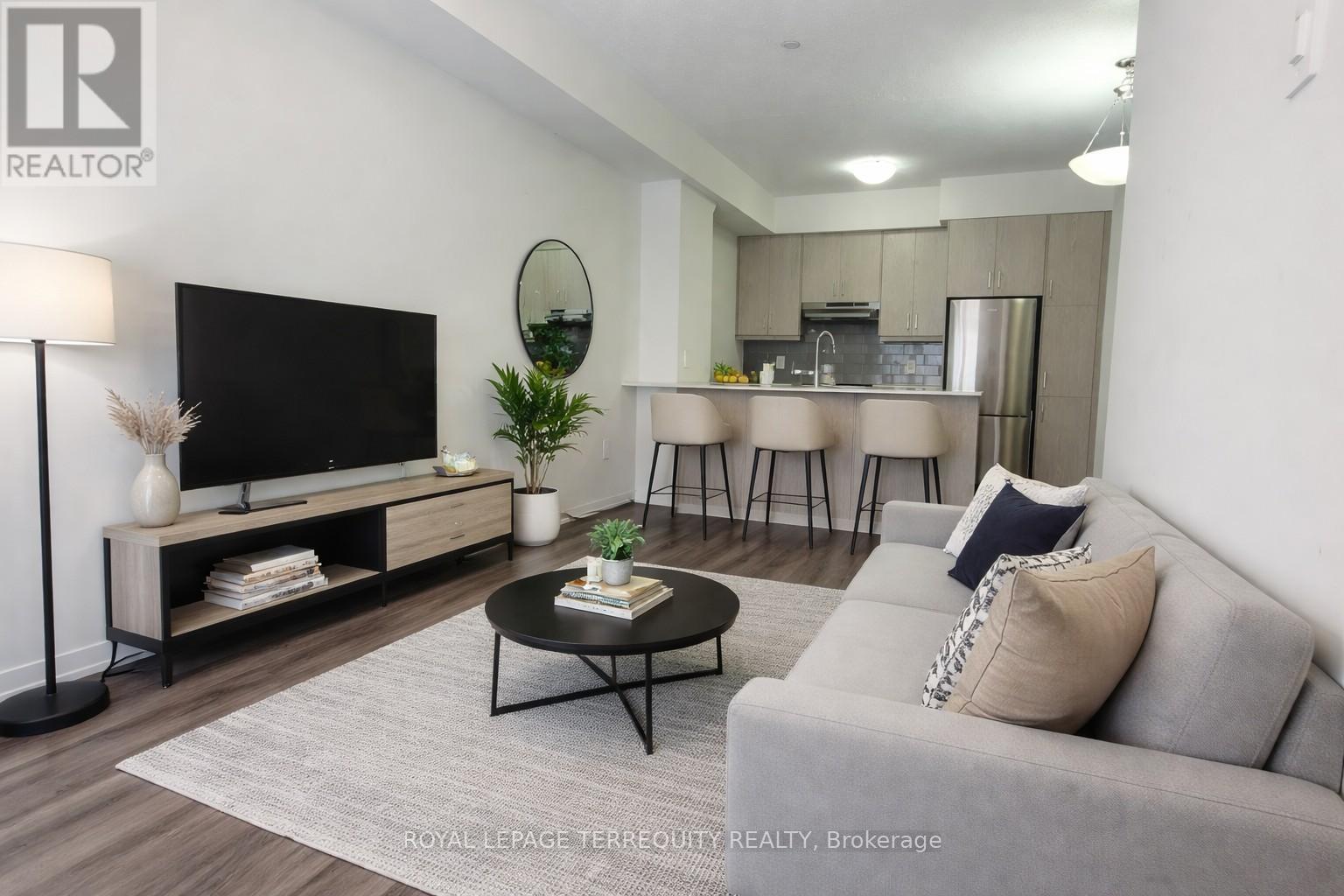 33 - 21 Honeycrisp Crescent, Vaughan, Ontario  L4K 0N6 - Photo 2 - N12897306