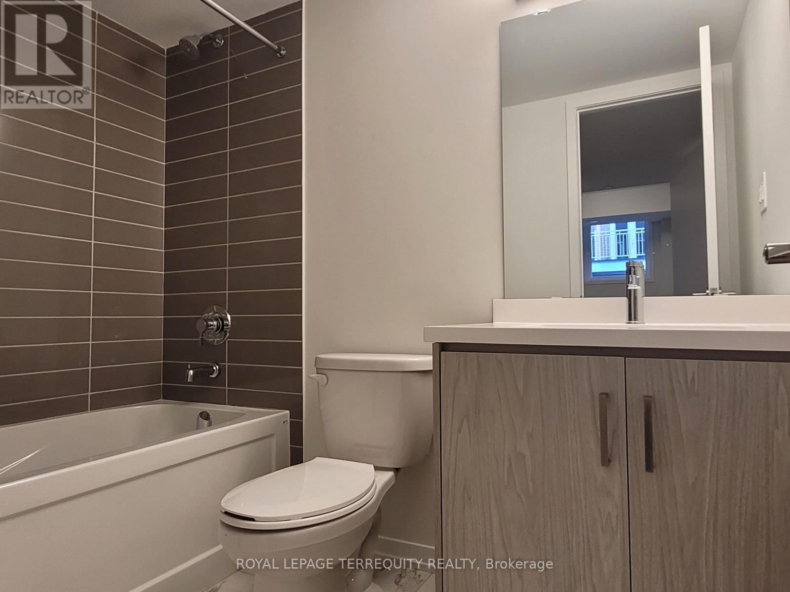 33 - 21 Honeycrisp Crescent, Vaughan, Ontario  L4K 0N6 - Photo 9 - N12897306