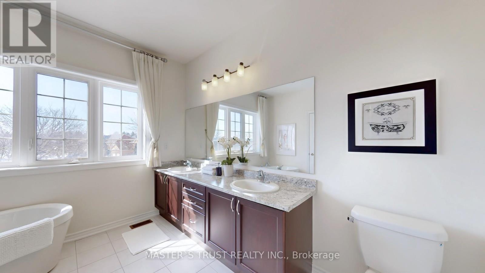 68 Alf Neely Way, Newmarket, Ontario  L3Y 0C6 - Photo 33 - N12897344