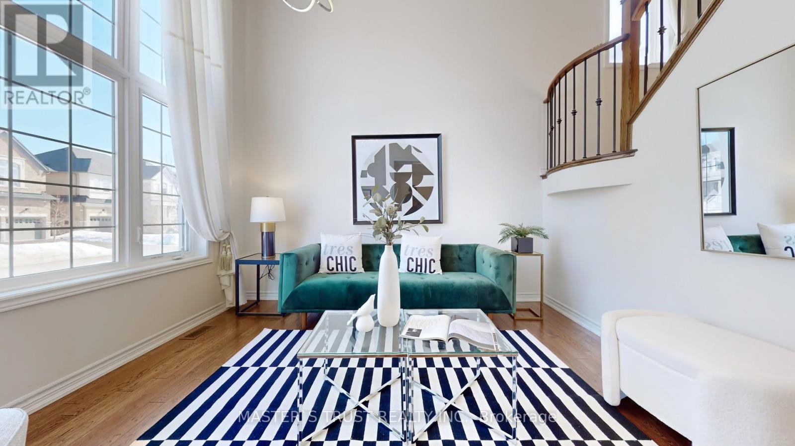 68 Alf Neely Way, Newmarket, Ontario  L3Y 0C6 - Photo 4 - N12897344