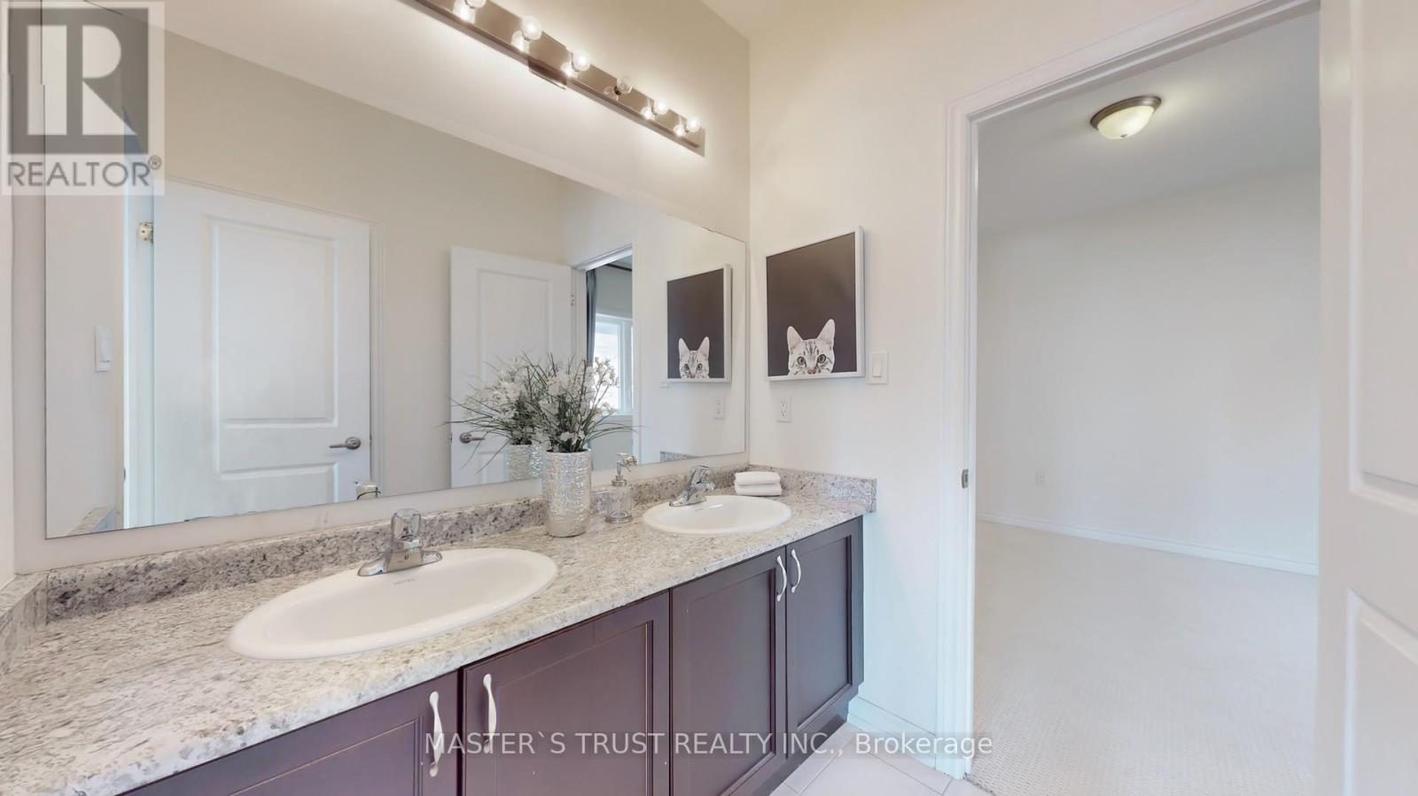 68 Alf Neely Way, Newmarket, Ontario  L3Y 0C6 - Photo 46 - N12897344