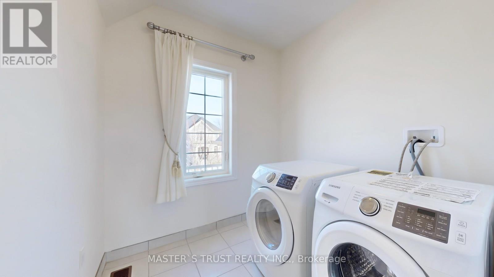 68 Alf Neely Way, Newmarket, Ontario  L3Y 0C6 - Photo 48 - N12897344