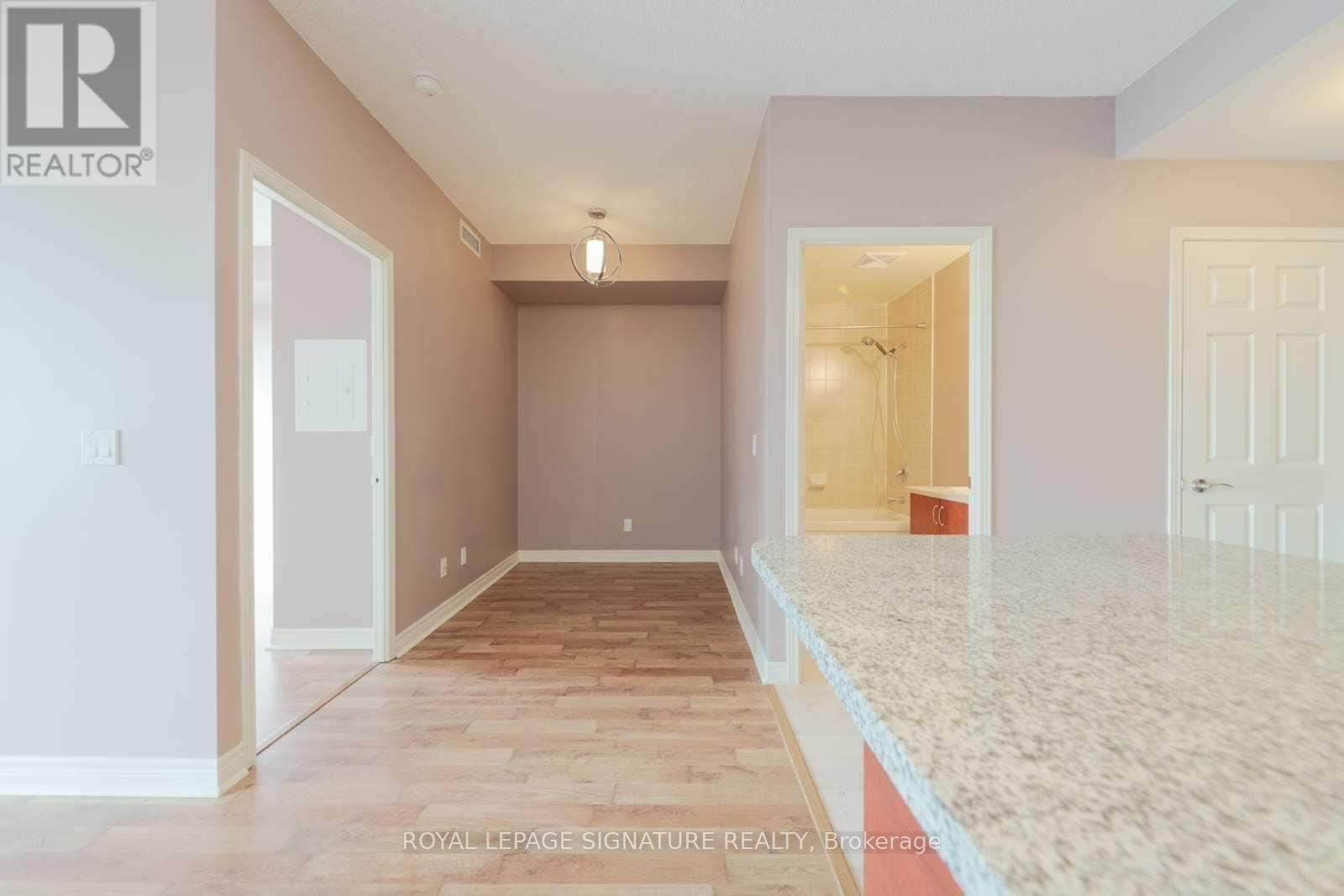 2207 - 339 Rathburn Road W, Mississauga, Ontario  L5B 0C8 - Photo 4 - W12897290