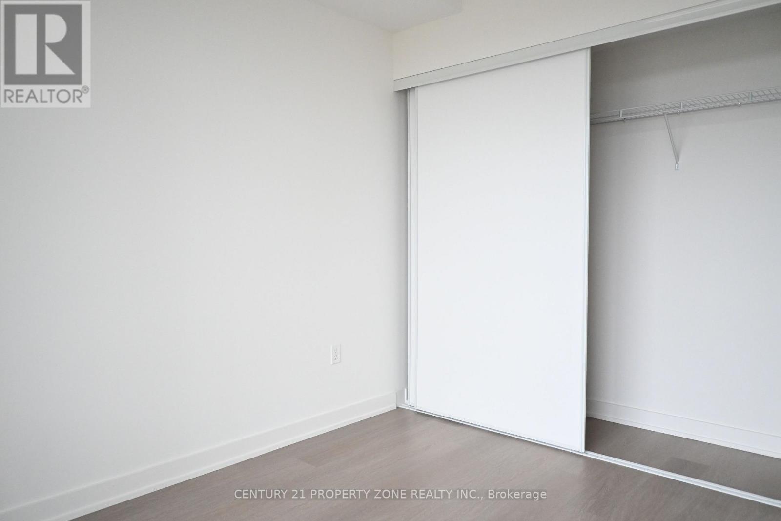 418 - 448 Burnhamthorpe Road W, Mississauga, Ontario  L5B 4M6 - Photo 11 - W12897394