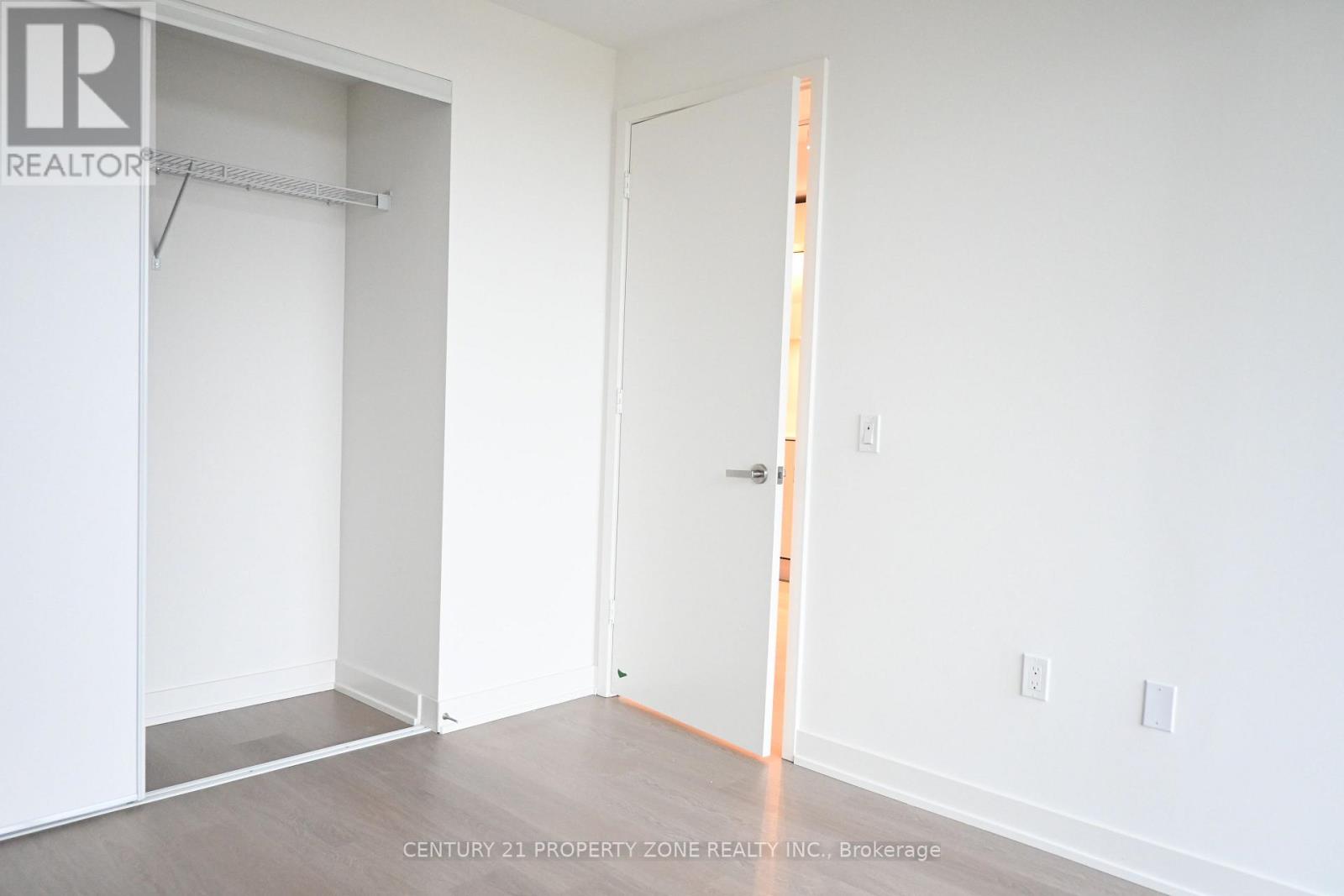 418 - 448 Burnhamthorpe Road W, Mississauga, Ontario  L5B 4M6 - Photo 13 - W12897394