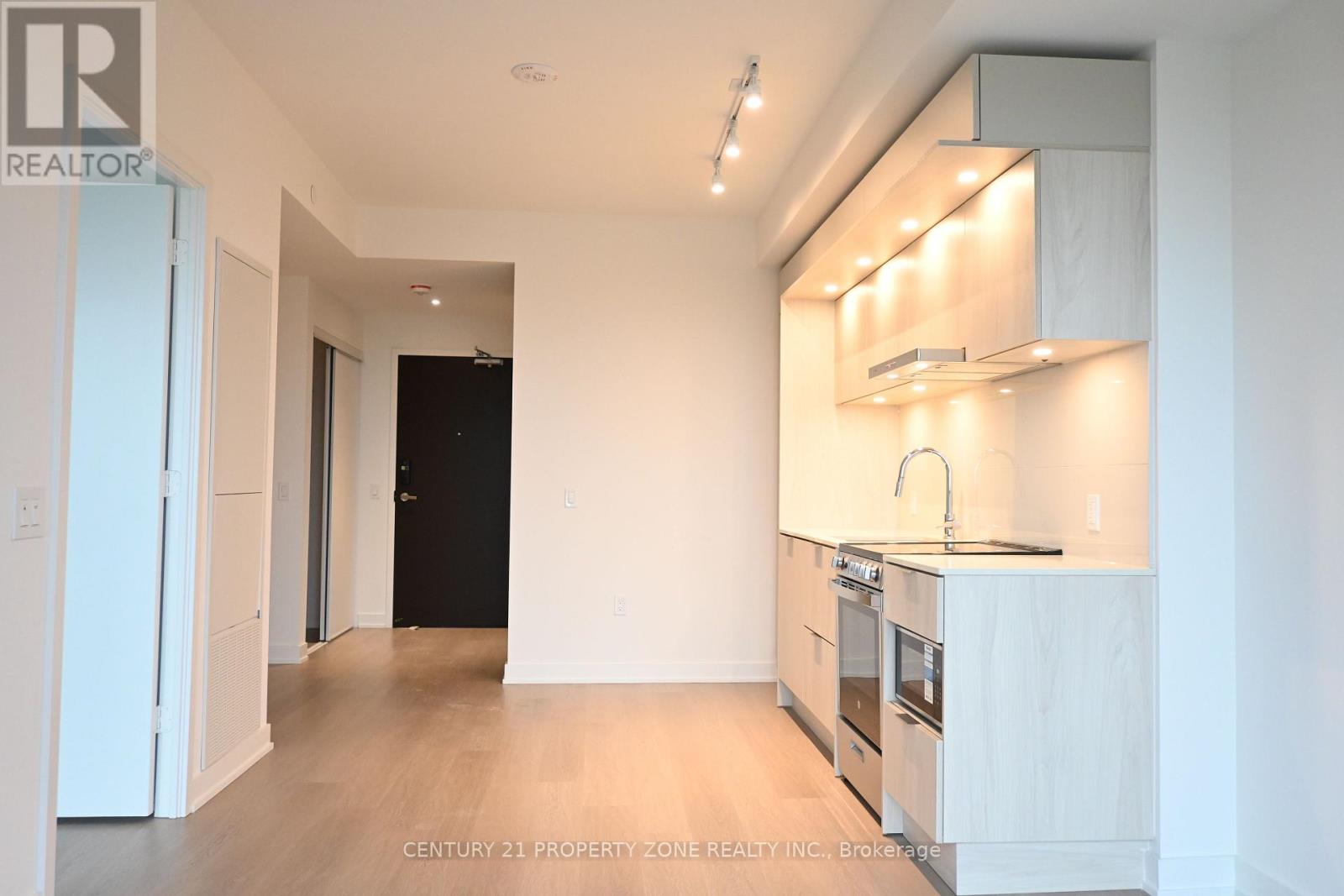 418 - 448 Burnhamthorpe Road W, Mississauga, Ontario  L5B 4M6 - Photo 7 - W12897394