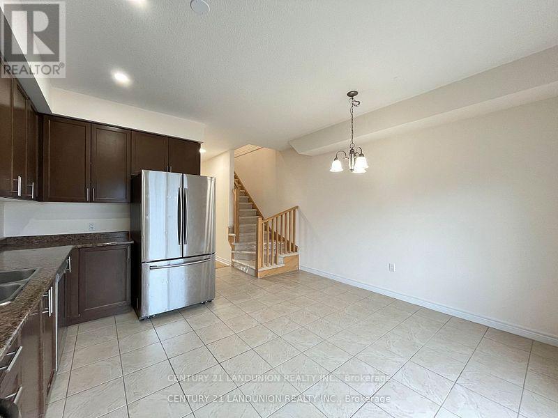 56 Bloom Crescent, Hamilton (Hannon), Ontario  L0R 1P0 - Photo 6 - X12897352