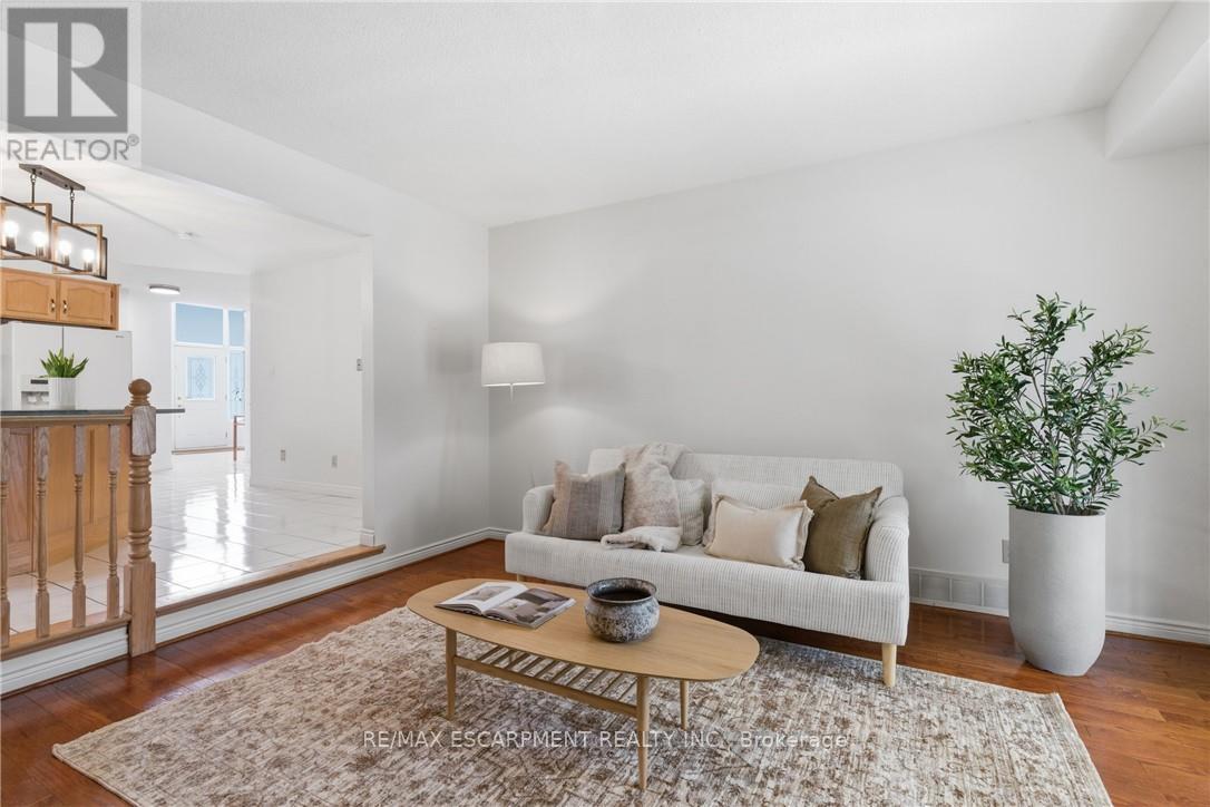 12 Sumner Crescent, Grimsby, Ontario  L3M 5E2 - Photo 19 - X12897354