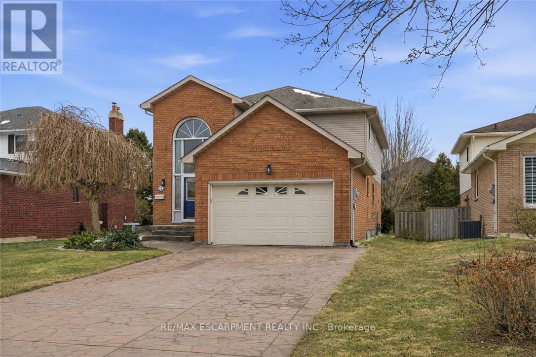 12 Sumner Crescent, Grimsby, Ontario  L3M 5E2 - Photo 2 - X12897354