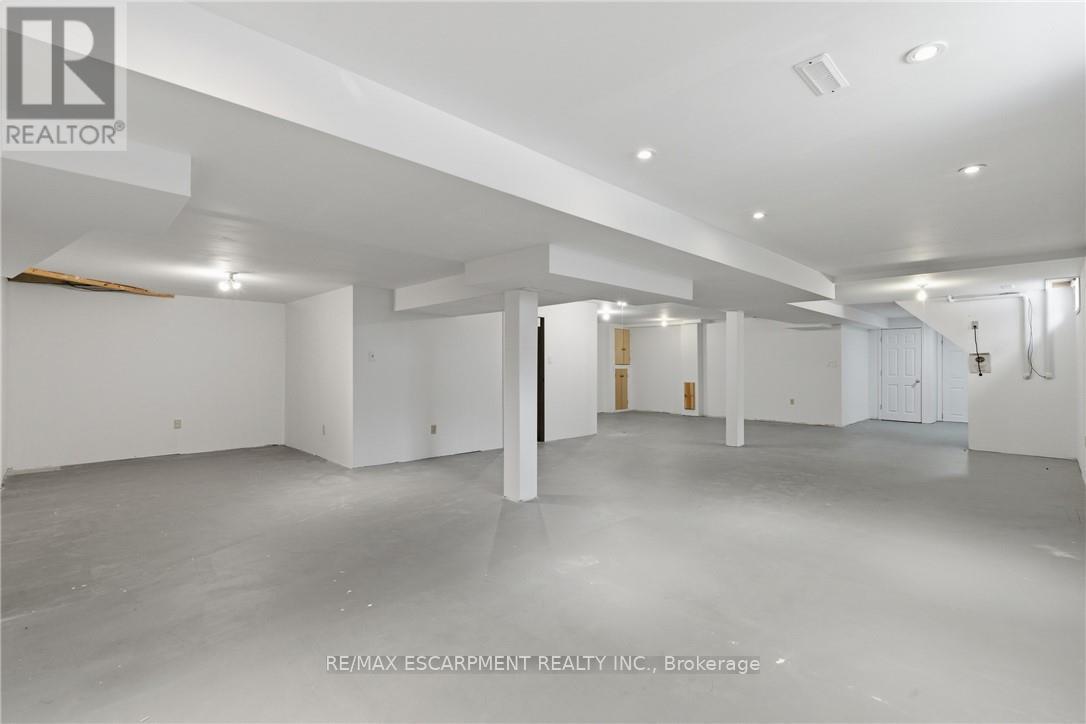 12 Sumner Crescent, Grimsby, Ontario  L3M 5E2 - Photo 42 - X12897354