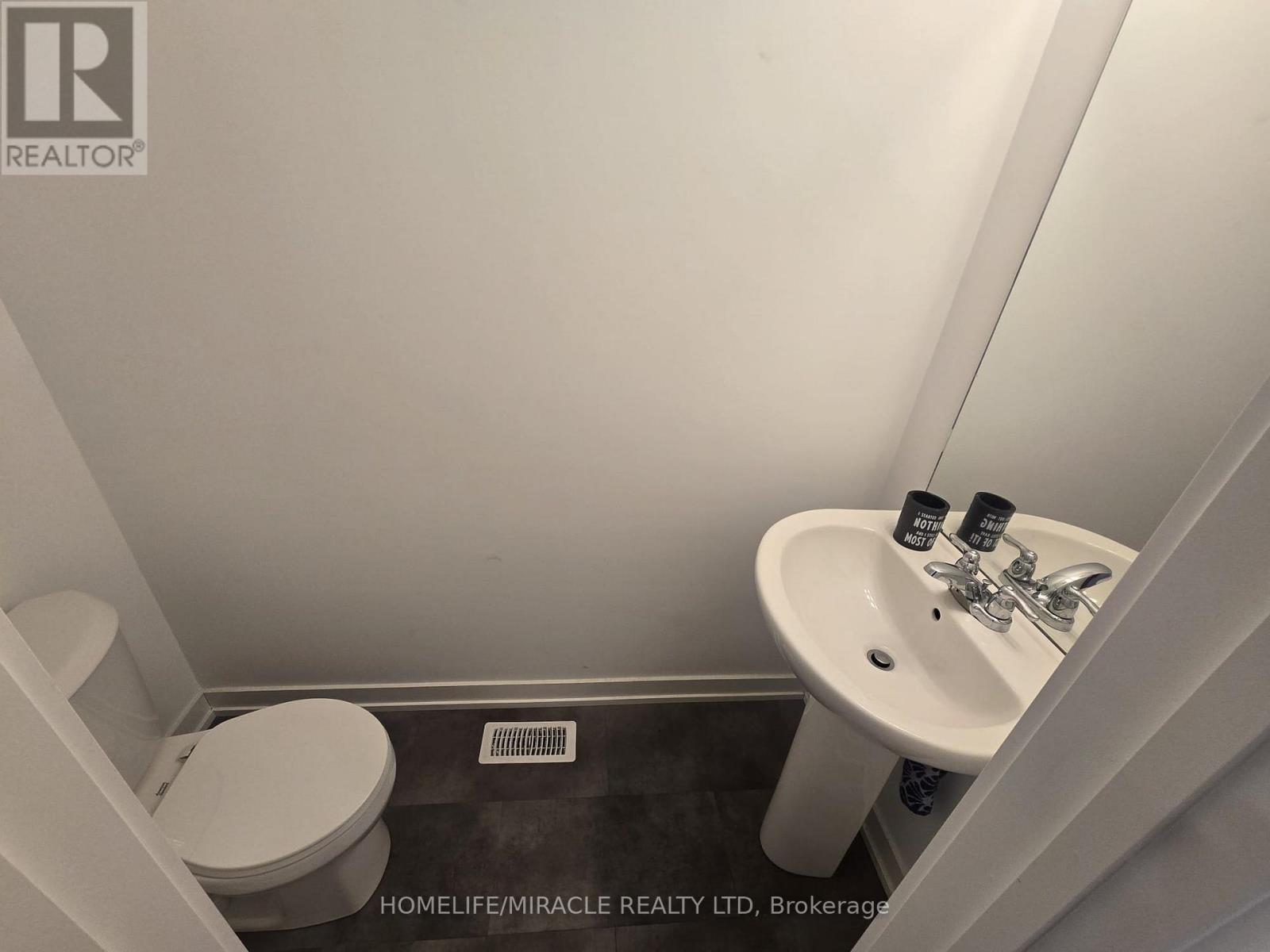 18 Marina Palace E, Welland, Ontario  L3B 0N7 - Photo 15 - X12897420