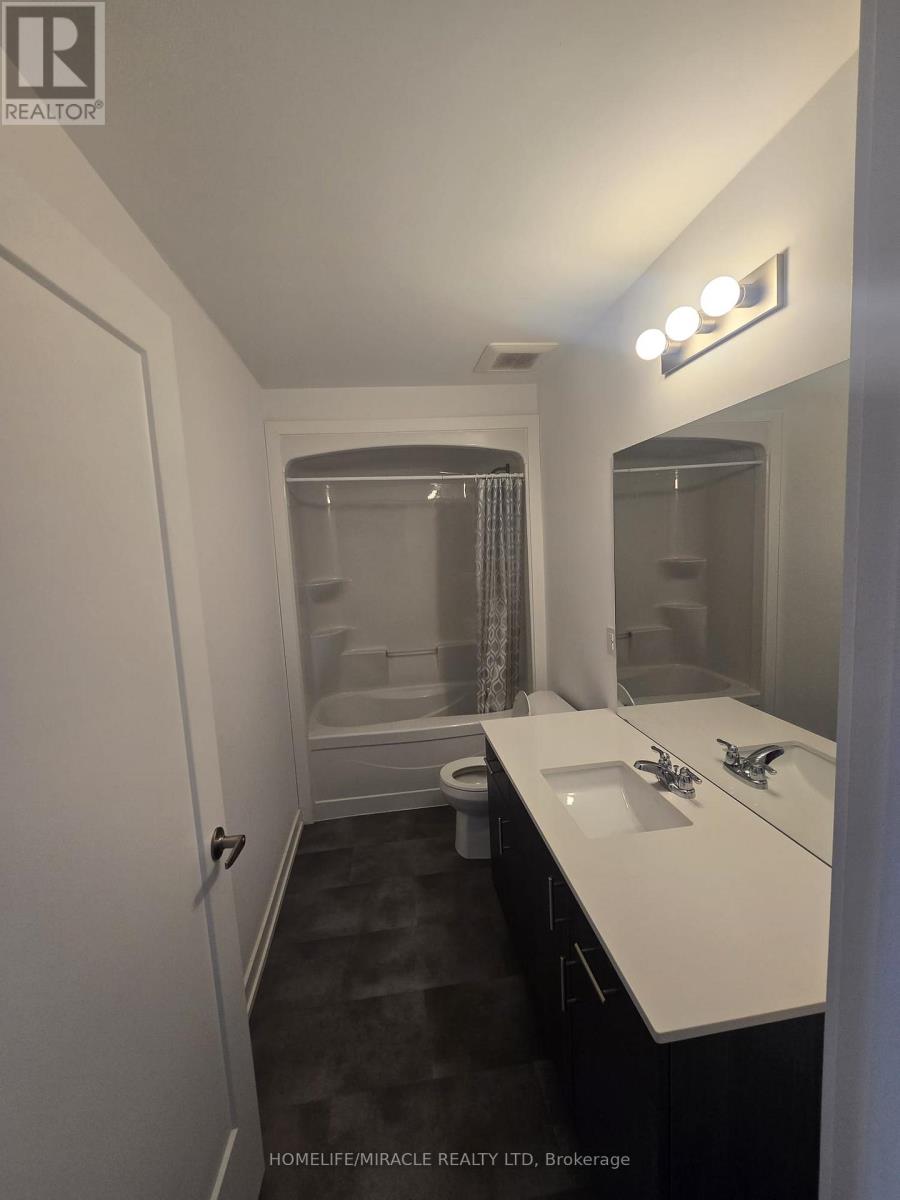 18 Marina Palace E, Welland, Ontario  L3B 0N7 - Photo 17 - X12897420