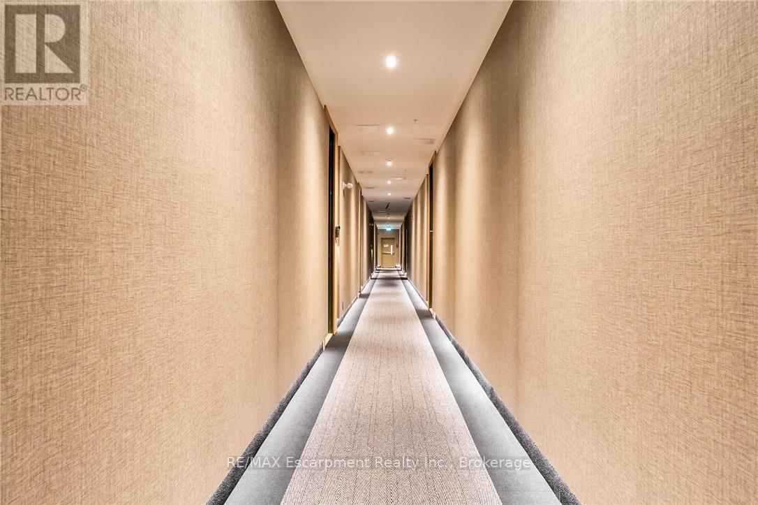 105 - 123 Maurice Drive, Oakville, Ontario  L6K 2W6 - Photo 18 - W12883006