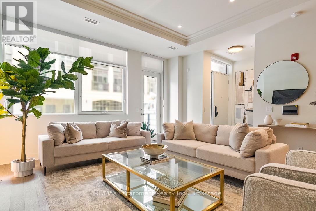 105 - 123 Maurice Drive, Oakville, Ontario  L6K 2W6 - Photo 21 - W12883006