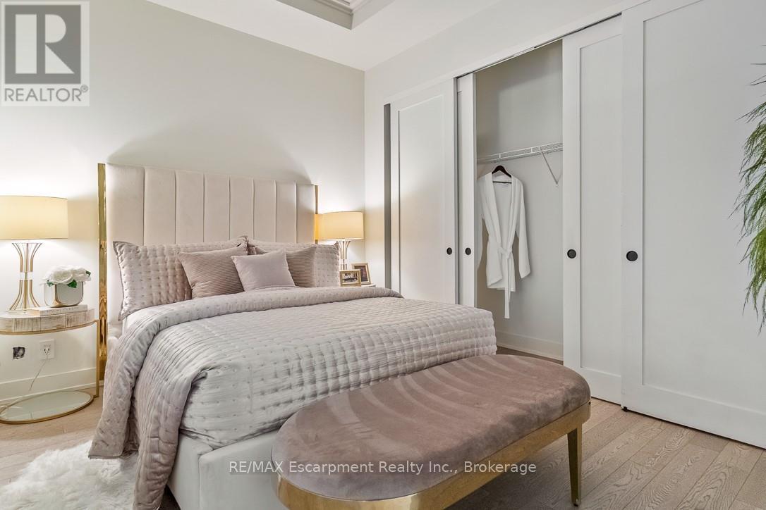 105 - 123 Maurice Drive, Oakville, Ontario  L6K 2W6 - Photo 27 - W12883006