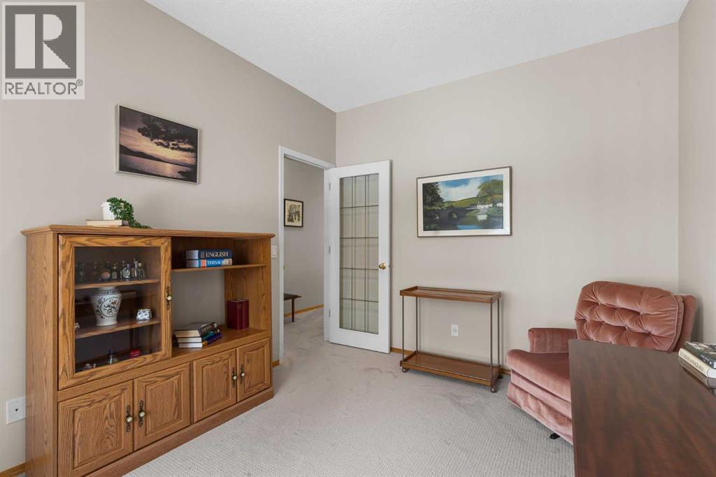 38 Scimitar Circle NW, Calgary, Alberta  T3L 2C8 - Photo 4 - A2292115