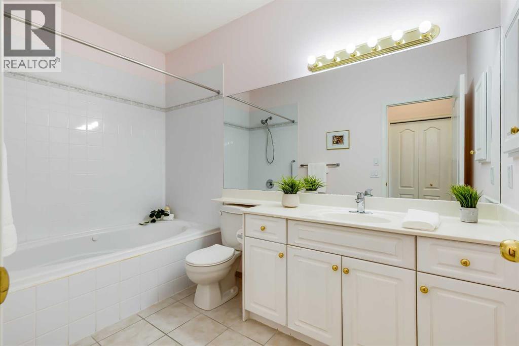 38 Scimitar Circle NW, Calgary, Alberta  T3L 2C8 - Photo 23 - A2292115