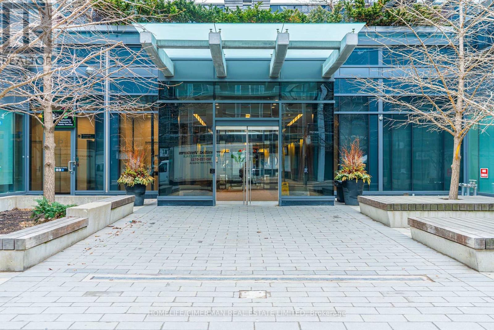 426 - 1030 King Street W, Toronto, Ontario  M6K 0B4 - Photo 2 - C12894396