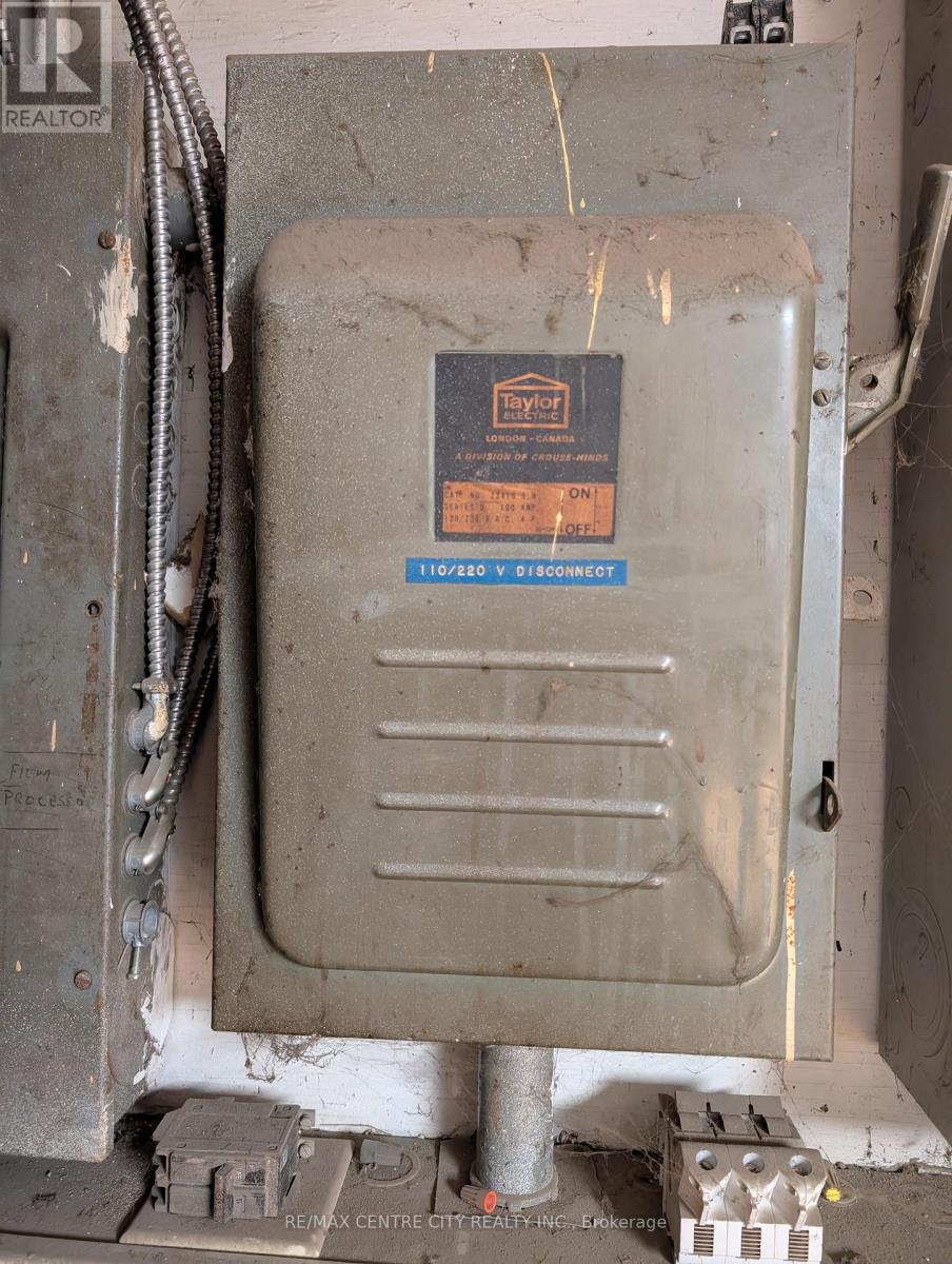 1015 Hargrieve Road, London South, Ontario  N6E 1P6 - Photo 14 - X12897484