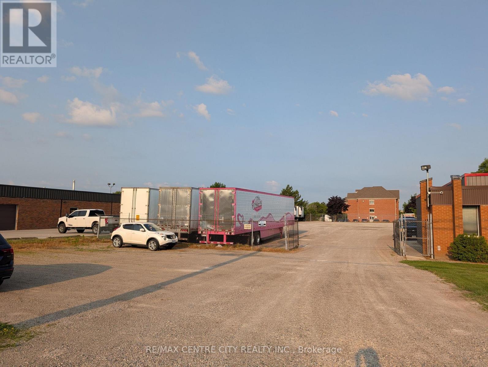 1015 Hargrieve Road, London South, Ontario  N6E 1P6 - Photo 2 - X12897484