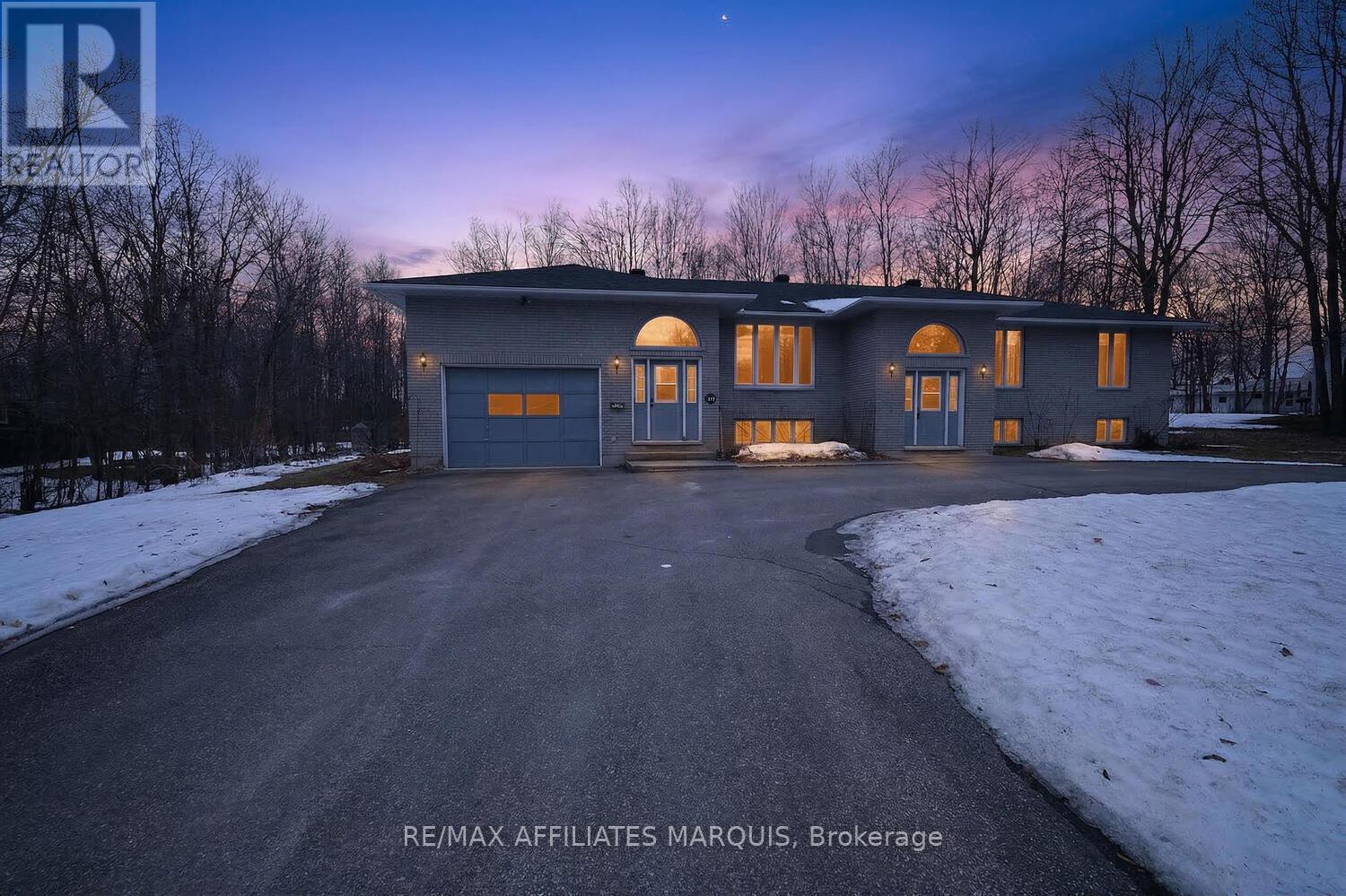 4 SOUTH POINT DRIVE, rideau lakes, Ontario