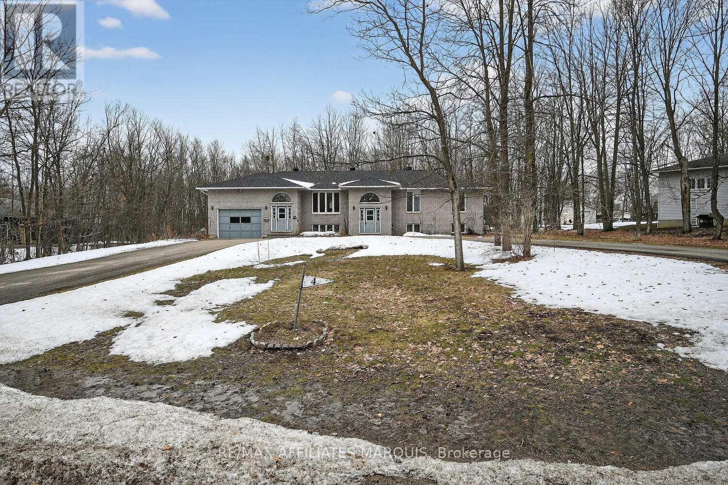 4 South Point Drive, Rideau Lakes, Ontario  K7A 4S5 - Photo 2 - X12897446