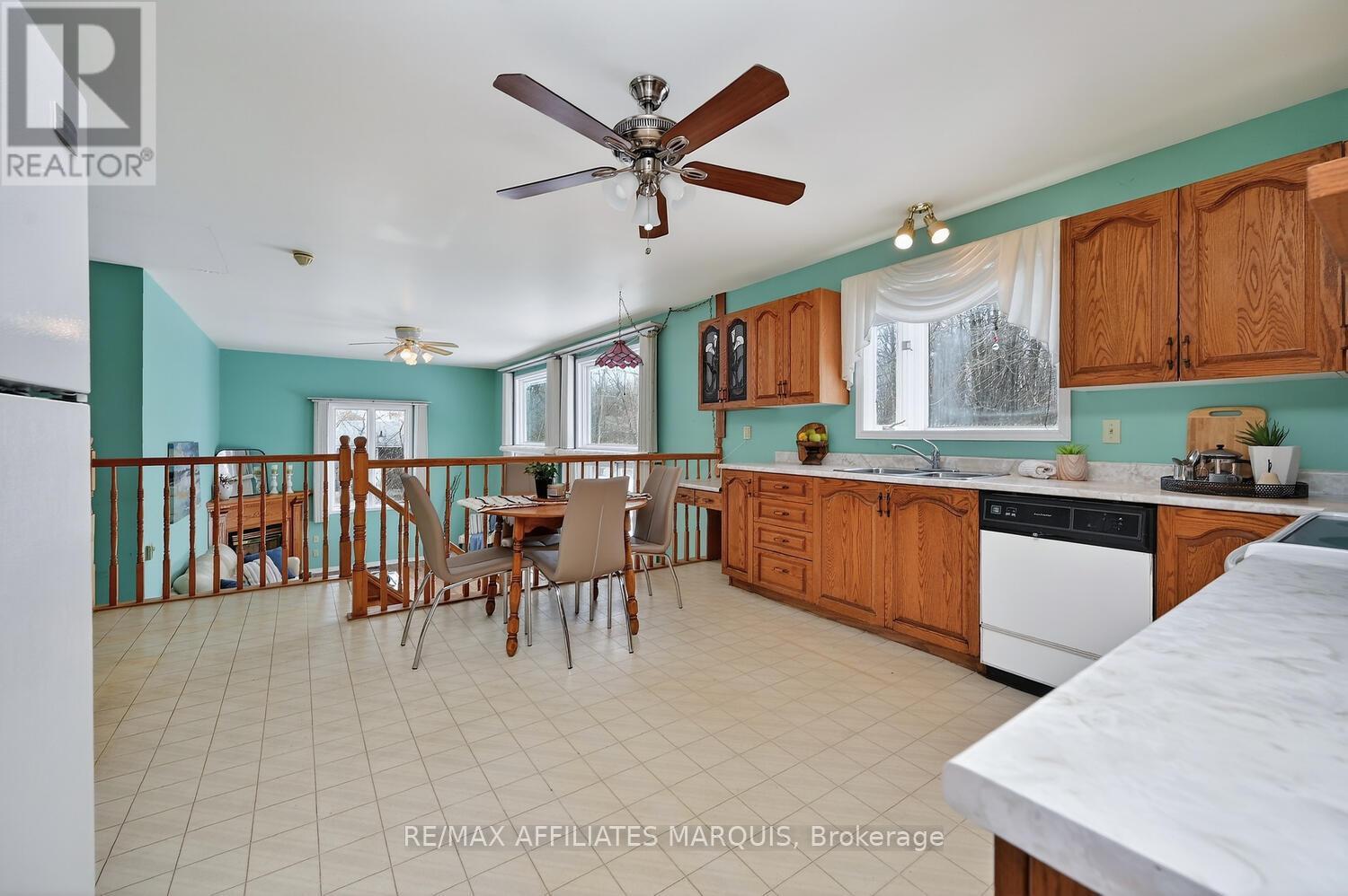 4 South Point Drive, Rideau Lakes, Ontario  K7A 4S5 - Photo 9 - X12897446