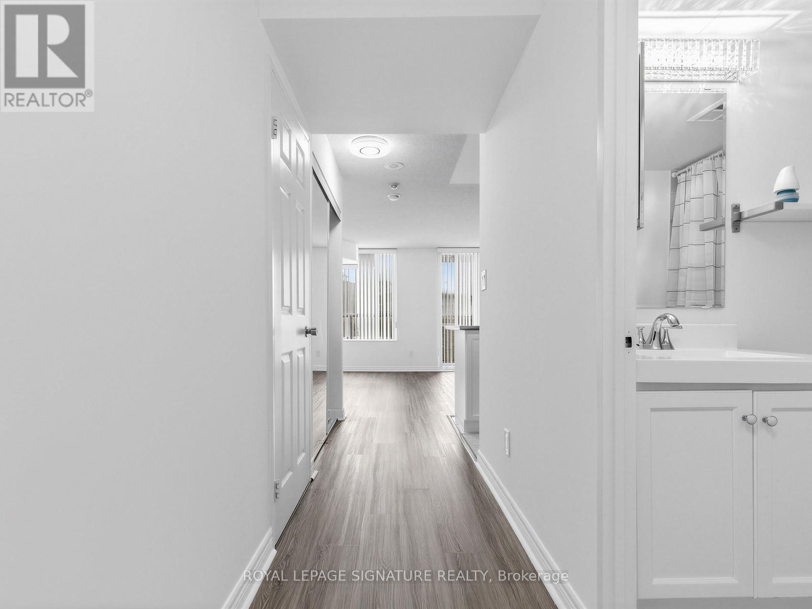 1801 - 43 Eglinton Avenue E, Toronto, Ontario  M4P 1A2 - Photo 2 - C12897454