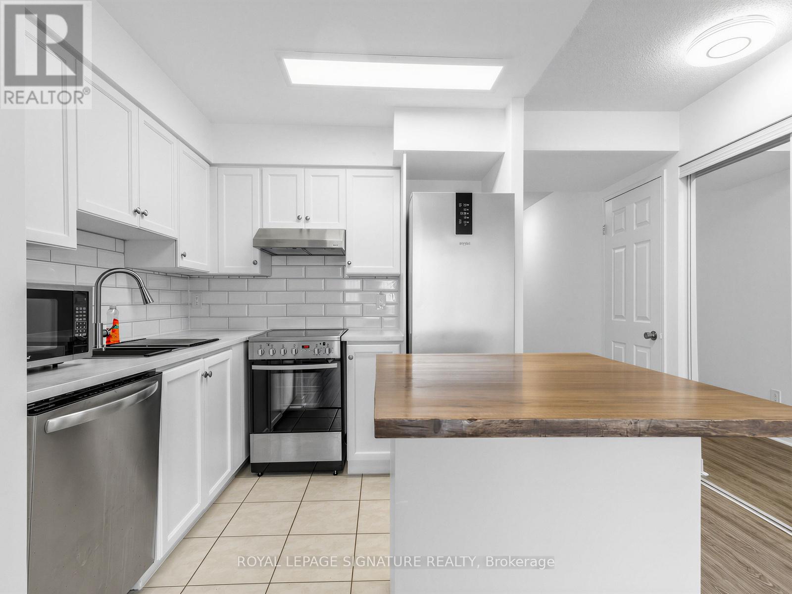 1801 - 43 Eglinton Avenue E, Toronto, Ontario  M4P 1A2 - Photo 4 - C12897454