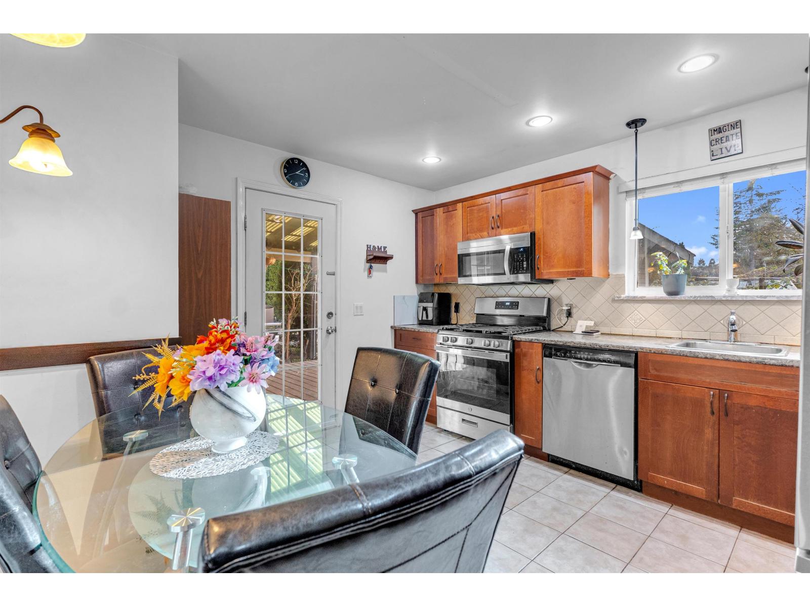 18296 Bayard Place, Surrey, British Columbia  V3S 5C4 - Photo 5 - R3097838