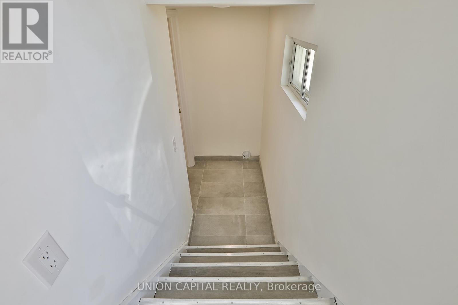 Basement - 383 Neal Drive, Richmond Hill, Ontario  L4C 3L6 - Photo 28 - N12897388